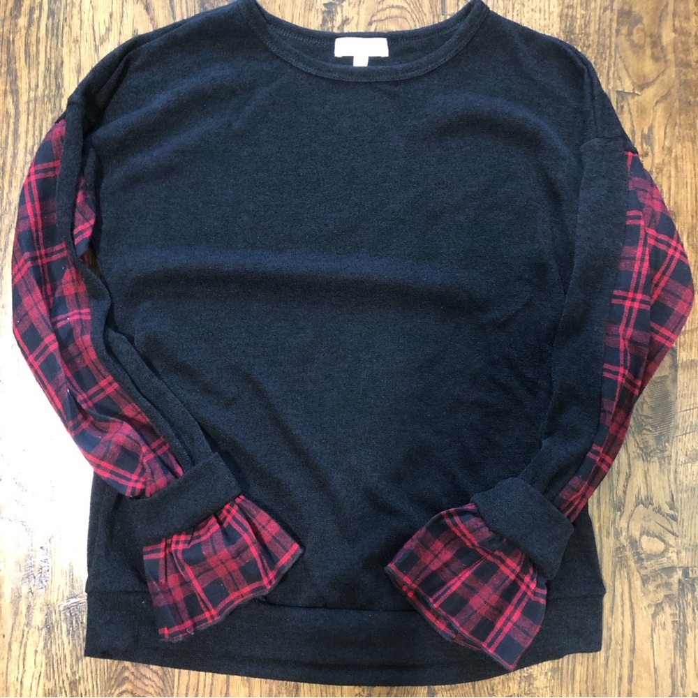 Hailey & Co Black Red Plaid Ruffle Long Sleeve Knit Top Sweater Size Small